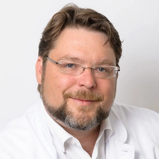 2156-dr-med-roland-luetolf_1-1